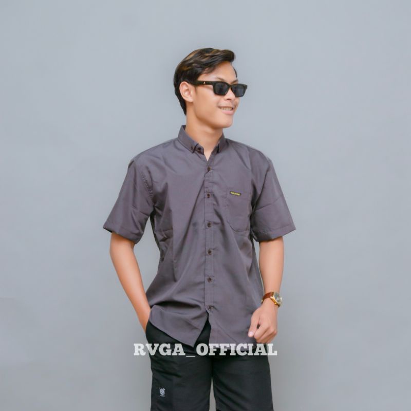 KEMEJA KEREN KEMEJA POLOS PENDEK BAJU PRIA LENGAN PENDEK KEMEJA PRIA KEMEJA KASUAL