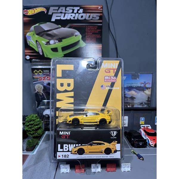MINI GT - 182 LBWK R35GT-RR YELLOW