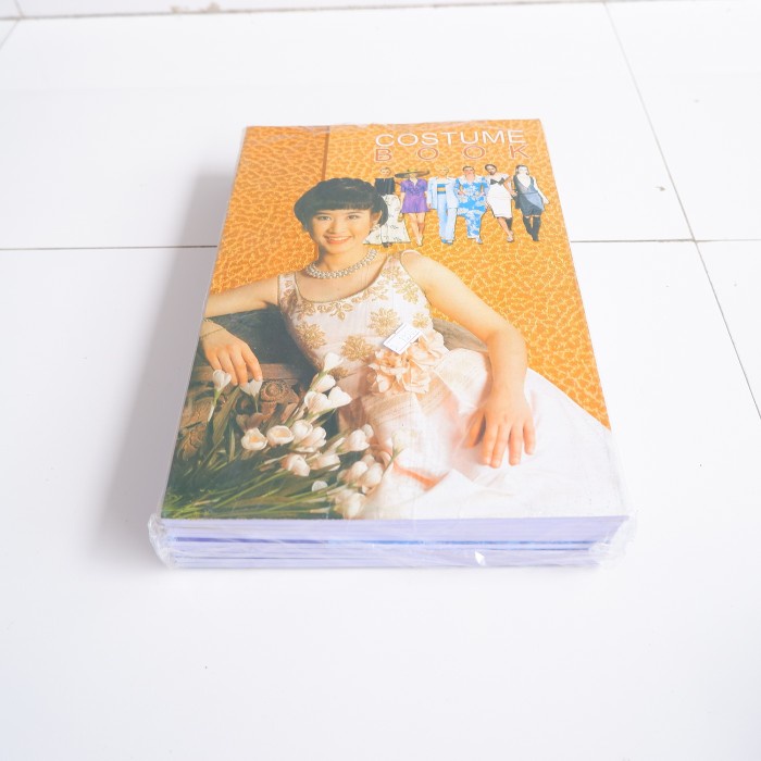 

Buku Kostum Folio One Design Costume Book F4 56 Lbr - 1 Pack Isi 10