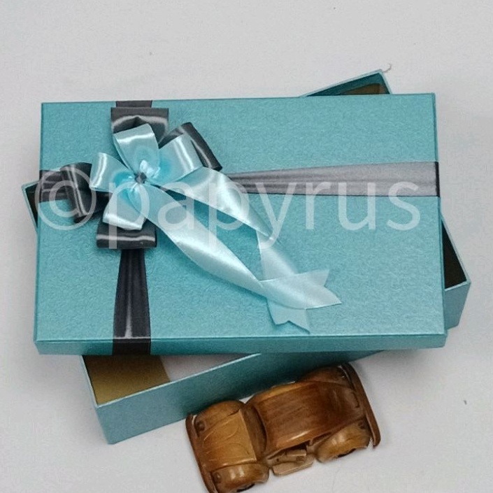 

Papyrus 17,5X27,5 Tinggi 10Cm Kotak Kado Gift Box Hadiah