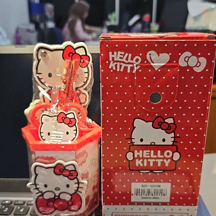 

HELLO KITTY SANRIO STATIONERY SET PENSIL ROL ERASER GUNTING RAUTAN DLL