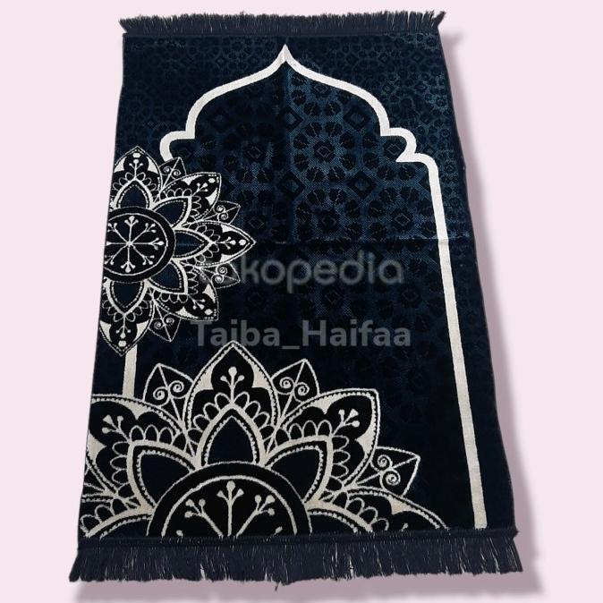 sejadah hitam polos Saudi bludru tebal uk besar