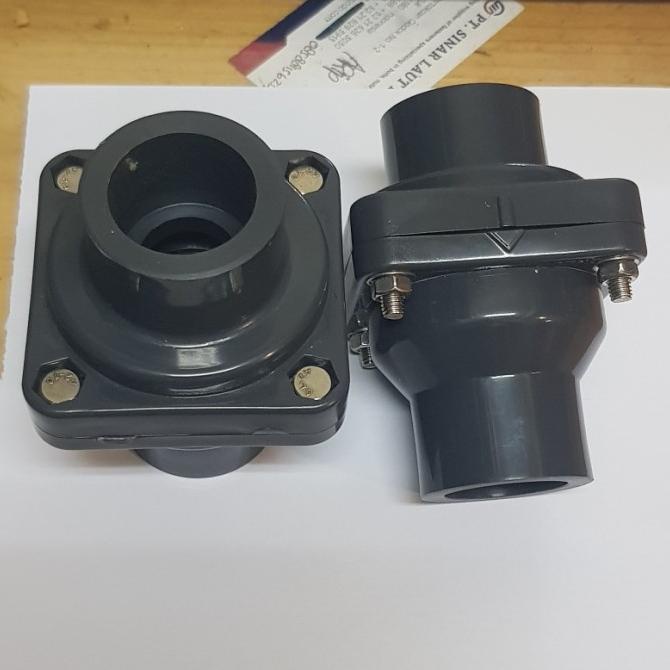 Swing Check Valve Pvc 1 1/2 Inchi - Socket