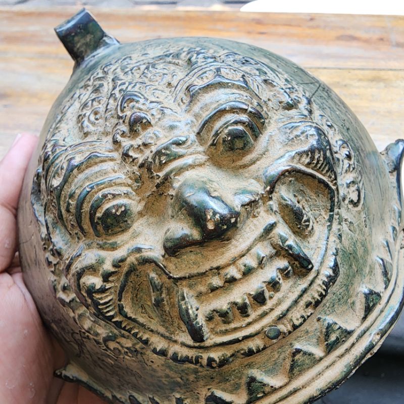 Lonceng genta perunggu kuno motif buto makara barong