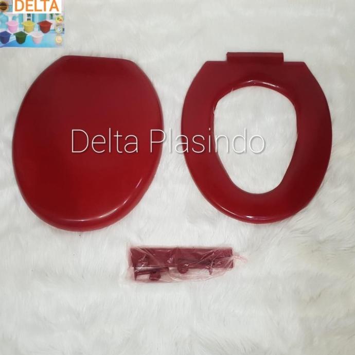 Tutup Closet Duduk Warna Merah Maroon