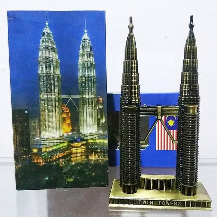 Miniatur Twin Tower Petronas Ready
