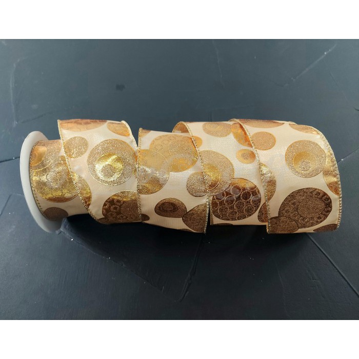 

Pita Kain Motif Bulat Emas; Lebar 6.3 cm; Panjang 10 Yard