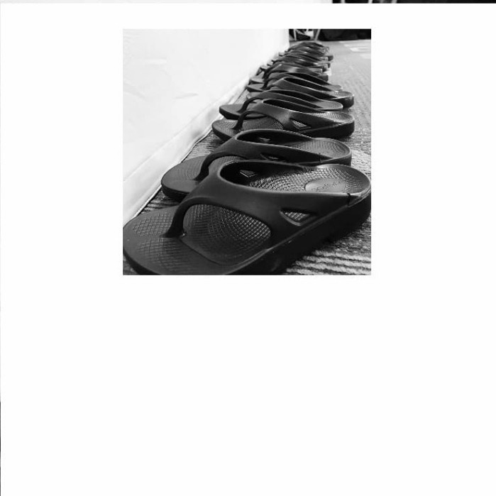 Oofos Unisex Sandal Ooriginal Thong Black