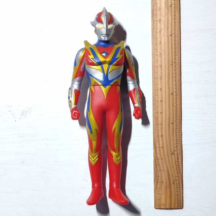 uhs ultraman mebius phoenix brave ultra hero series figure vinyl 17 cm telorayampuyuh