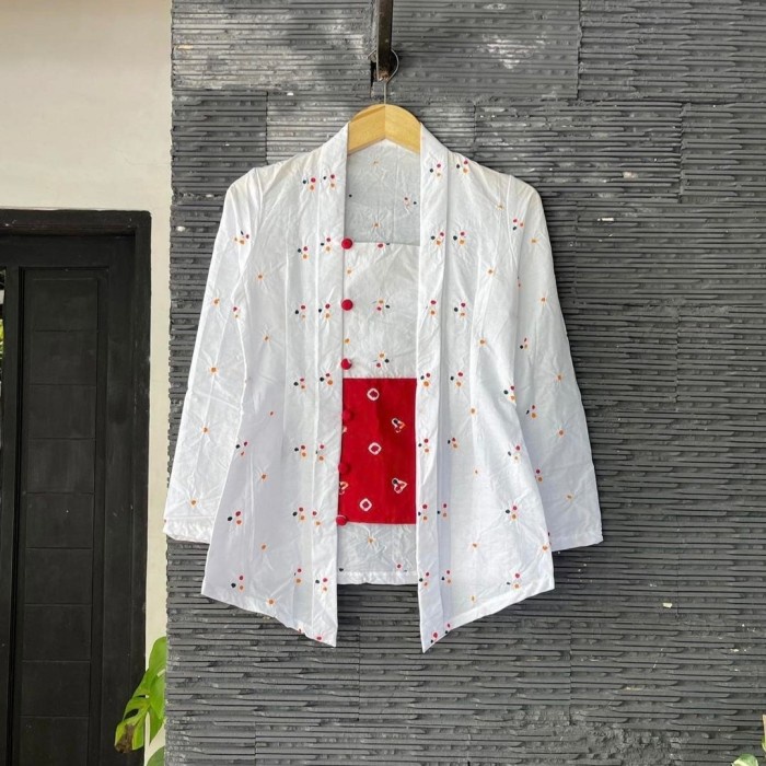Kebaya Kondangan Kutubaru Jumputan Merah Putih Batik Modern