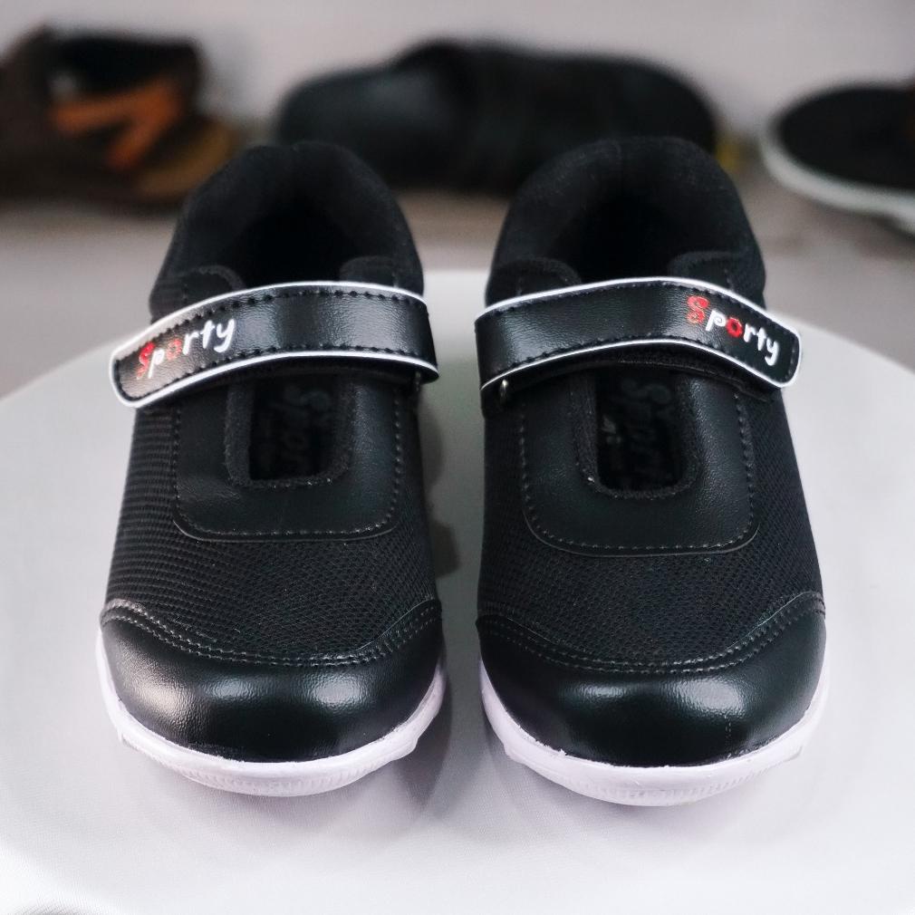 Terjangkau Sepatu Anak Perempuan  Sepatu Anak Wanita Warna Hitam Sekolah SD Ter .,