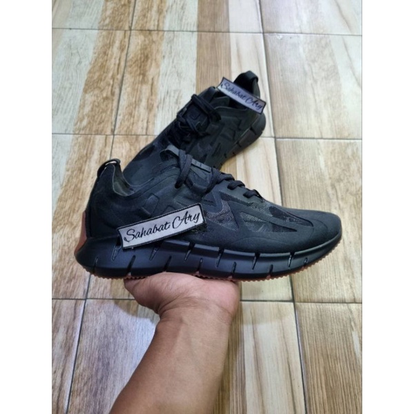 Sepatu Zig Kinetica Concept Type 1 Black Gum