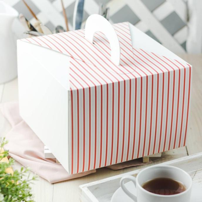 

Menarik Box/Dus Kue / Packaging/Kemasan Cake White Red 22X22X15Cm (42215 Wrp)