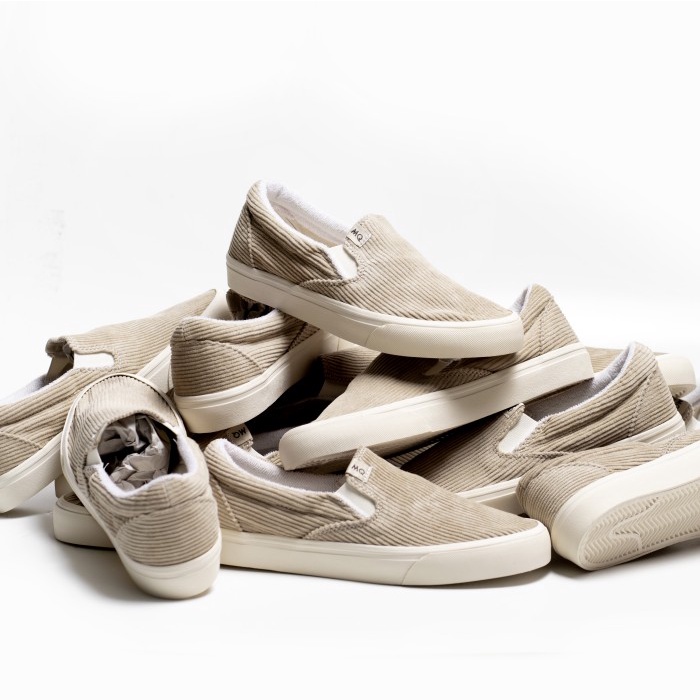 Marque.Co Corduroy Slip-On - Warna Cream, Sepatu Untuk Pria&Wanita