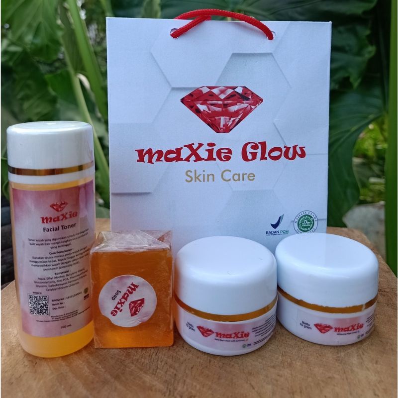 PAKET CREAM  MAXIE GLOW ORI( KEMASAN LAMA) ORI SESUAI GAMBAR