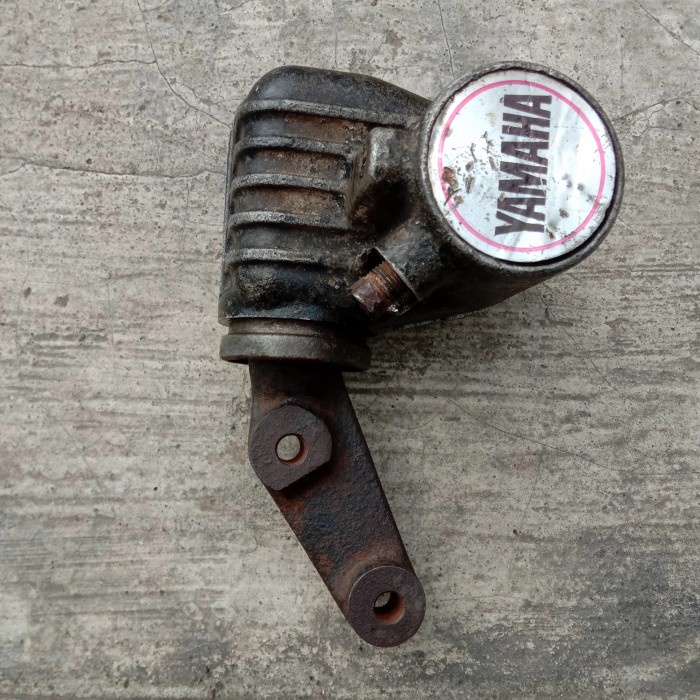 {BEKAS} Kaliper Rem Depan Yamaha RX100 RX125 RX TWIN original Berkualitas