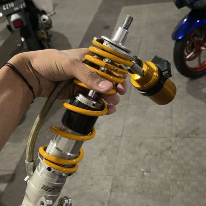 {BEKAS} Ohlins Pi701 Tabung pisah Vespa  Berkualitas