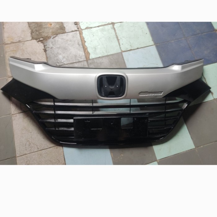 {BEKAS} grill grille bumper depan honda hrv mugen 2015 2016 2017 original Berkualitas