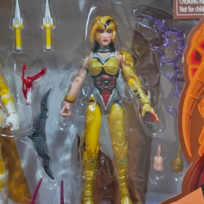 hasbro power rangers mighty morphin yellow ranger & scorpina