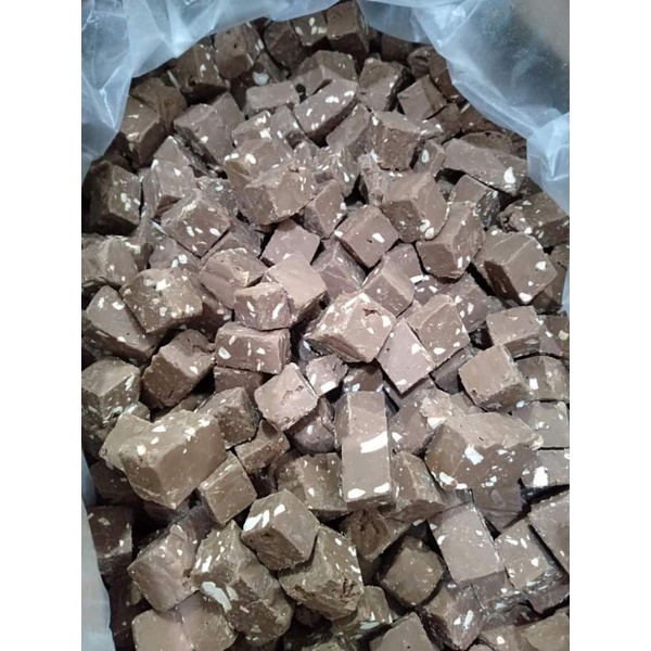 

COKLAT PATAHAN KUBUS SILVERQUEN