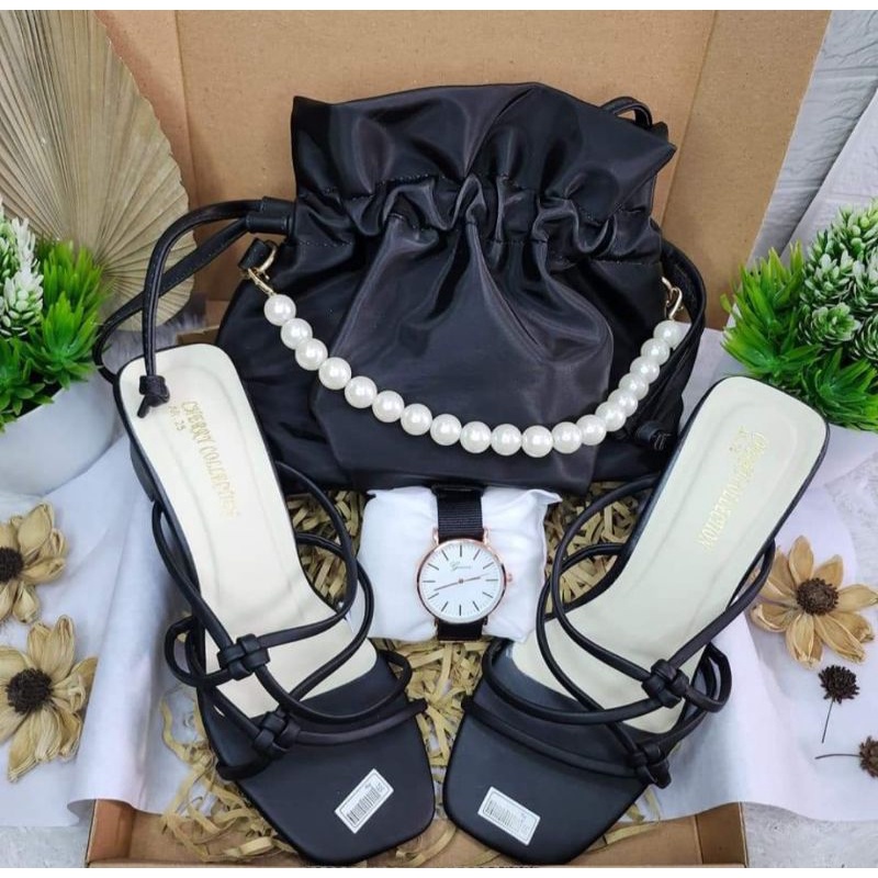 

PAKET HAMPERS CEWEK CANTIK MURAH BERKUALITAS