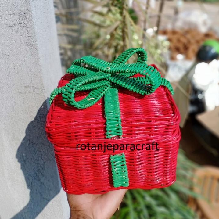 

Virall 12.12 Kotak Kado Rotan/Kado Rotan/Rotan Natal/Hampers Natal Termurah