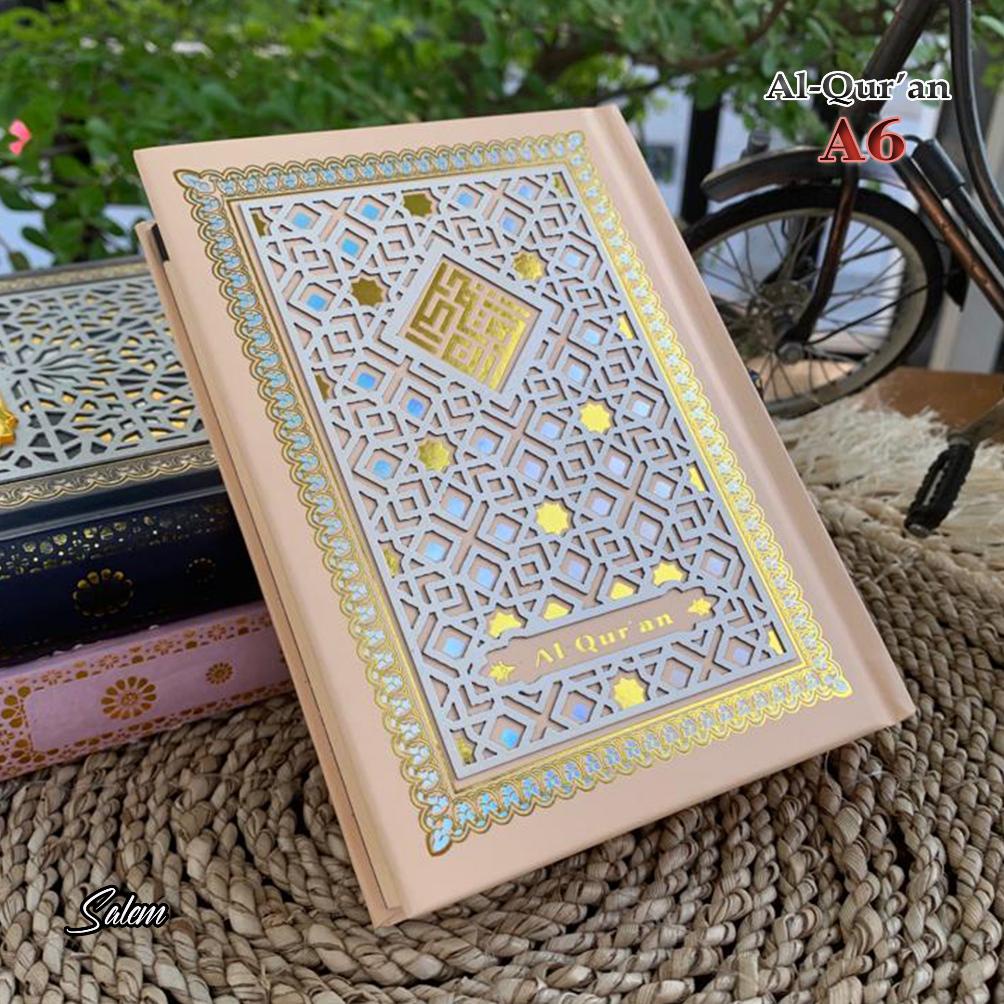 

Miliki - AL-QUR'AN MINI A6 MOTIF PERSIA PATTERN. AL-MA'TSURAT SOFT COVER .,