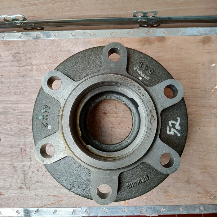 Nap Roda Belakang Isuzu Elf NMR71 NMR 71 Orisinil Isuzu Genuine Parts