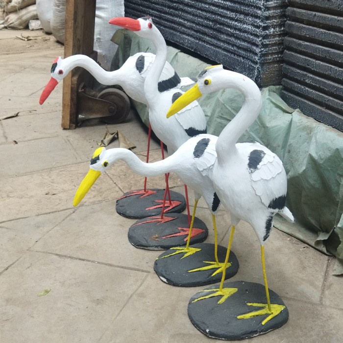 Hiasan kolam /taman patung bangau