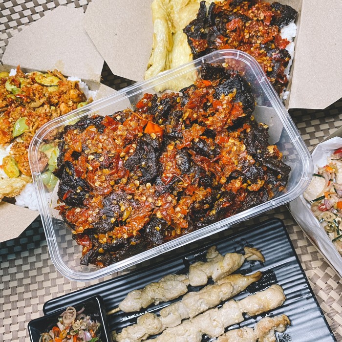 

,,,,,,,] Paru Rica Spicy Delish OLEH OLEH Makassar