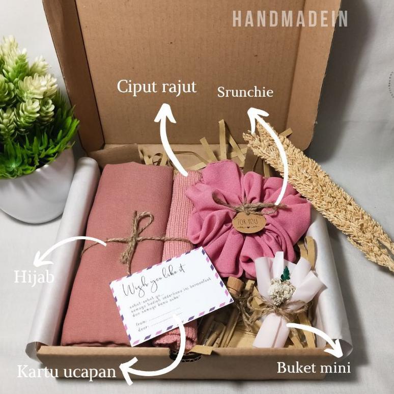 

PREMIUM [READY] Hampers Gift Hijab Special Box Pilih Warna Kado Ulang Tahun Wisuda Birthday Graduation Wedding Gift Kualitas no 1