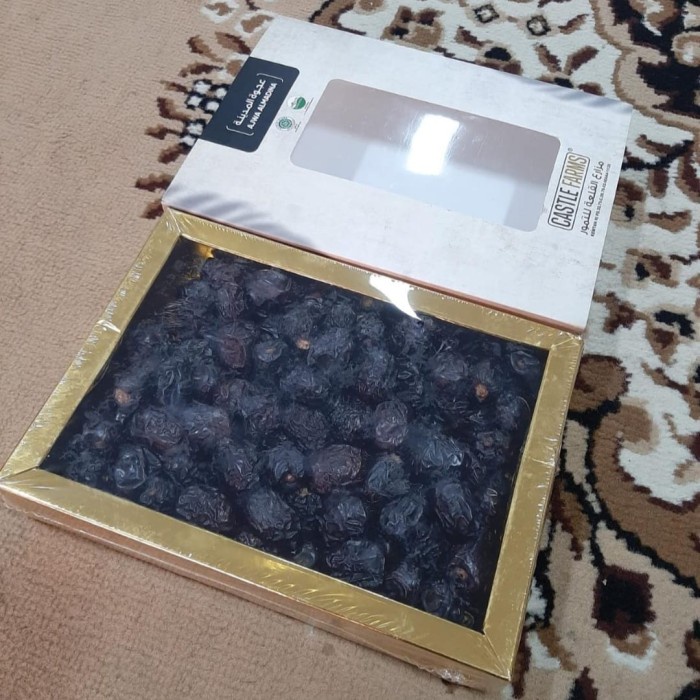

kurma ajwa castle farm organic 1kg ( kotak putih)