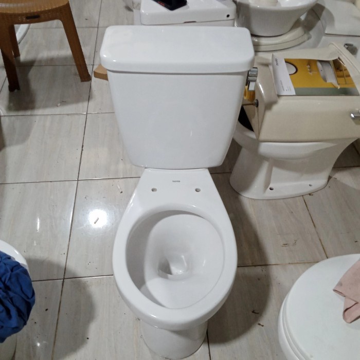 Closed Kloset Toilet Duduk Monoblok Toto Engkol Samping