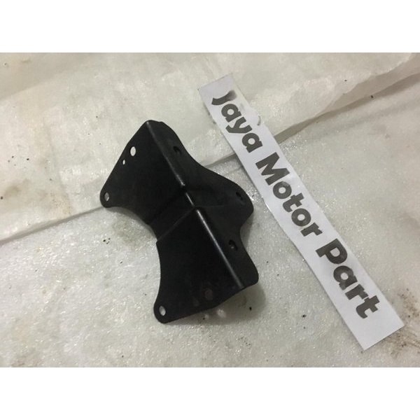 Part BRACKET DUDUKAN LAMPU BELAKANG STOPLAMP SUZUKI TORNADO SHOGUN KEBO SECOND ORIGINAL