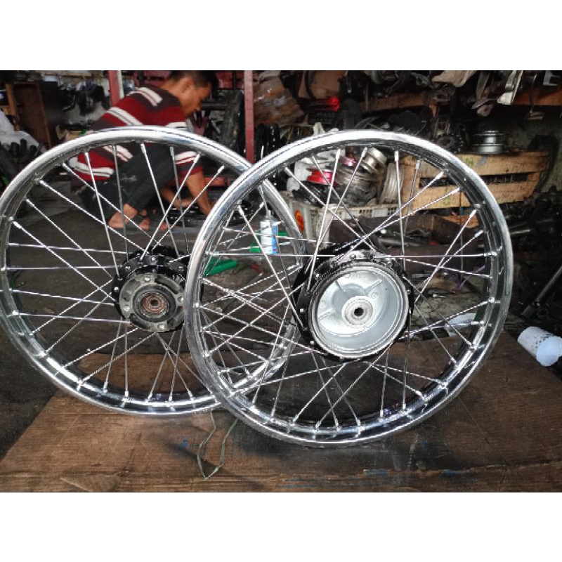 velg jari-jari ring'17 1set Yamaha fiz R Jupiter lama Vega lama Teromol Kecil { Berkualitas }