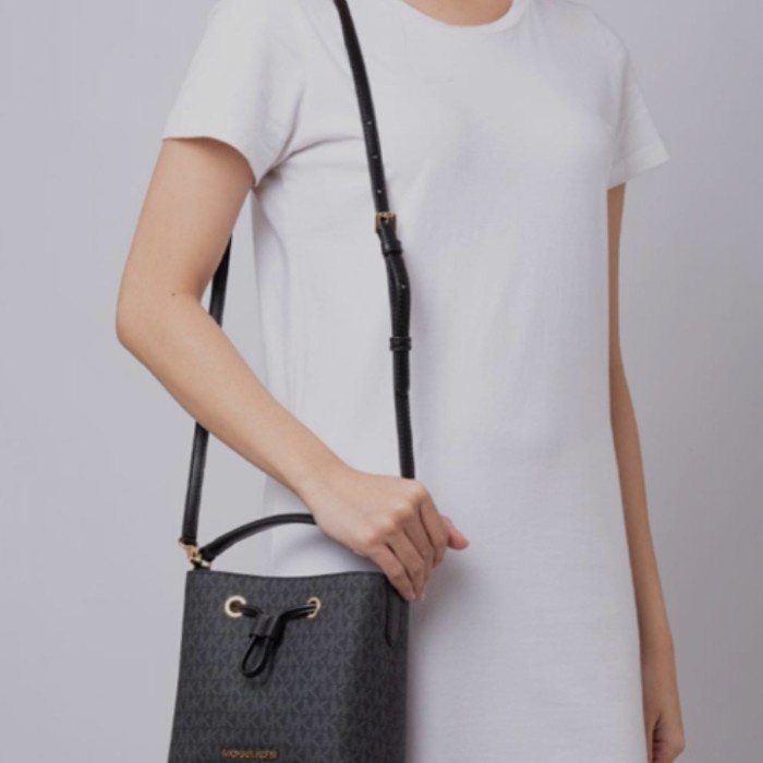✨New Jual Tas M1Chael K0Rs Mk Suri Crossbody Bag Sign Black Original Berkualitas