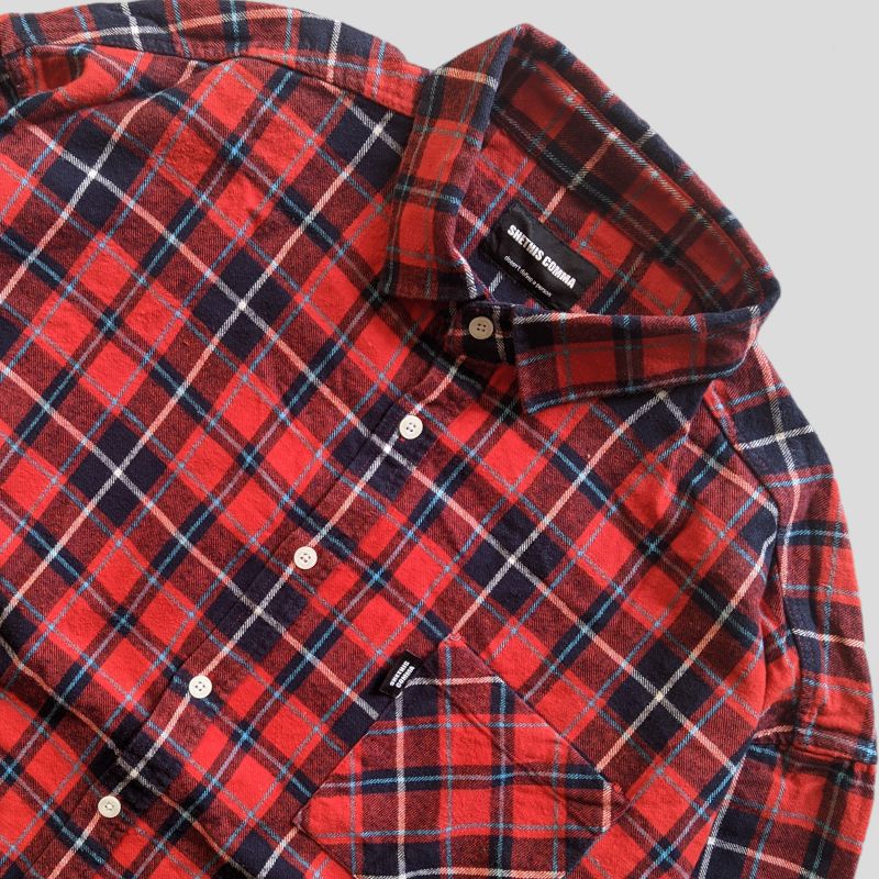 Kemeja Flanel oversized Shethis Comma