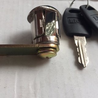 

KUNCI LOKER LION KABINET SILINDER CEPLOK SAYAP FACE