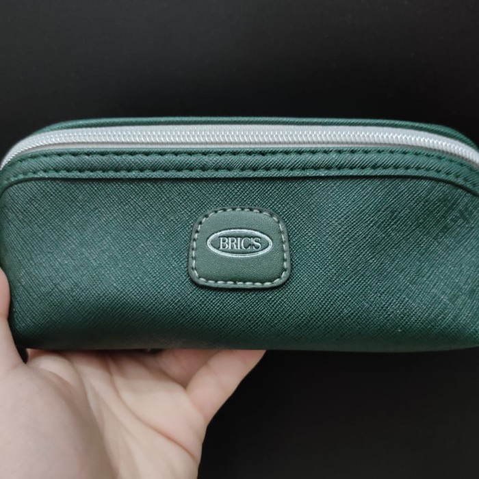 kom Amenity kit BRICS (green) by Qatar Airlines