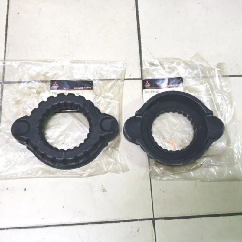 Karet Per Belakang Pad Spring Asli Mitsubishi Outlander