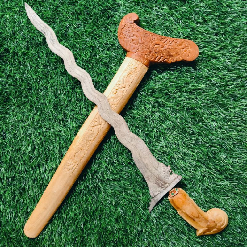 KERIS NAGA PUTIH SEPUH