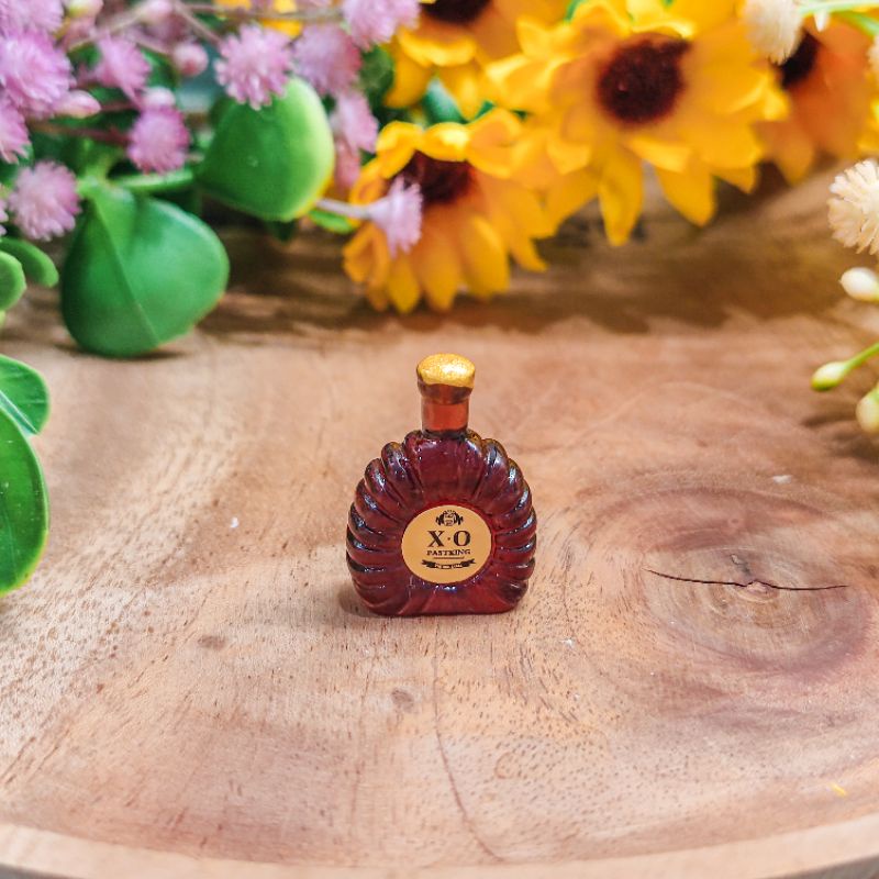 MINIATUR 1:12 ANGGUR (1.8 x 2.5 x 0.7cm) XO PASTKING MINUMAN NENDOROID