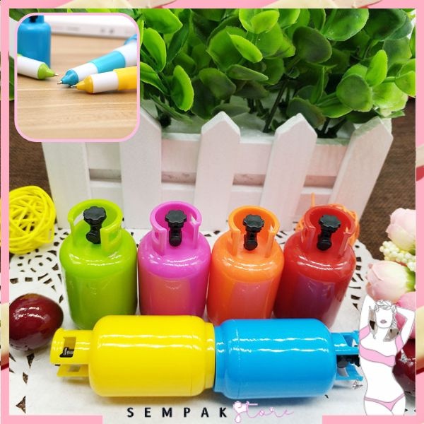 

SS Pena Lucu Bentuk Tabung Gas Bullet Tip 0.5mm Pulpen Capsul Motif Tabung Gas Alat Tulis Sekolah Kantor Gas Cylinder Bolpoint Perlengkapan Menulis Anak Pen Motif Unik Untuk Souvenir Pernikahan Cendera Mata Murah