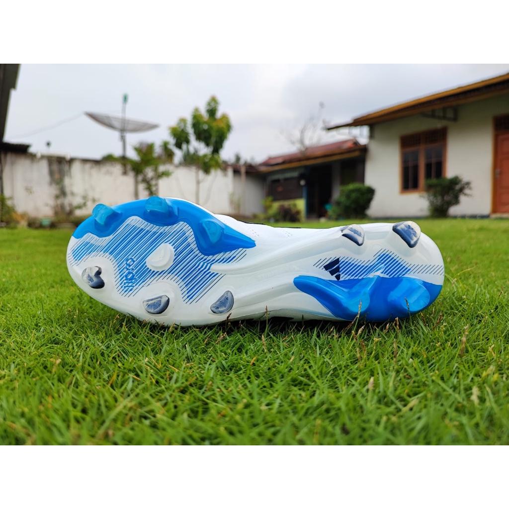 [SPORTY COLLECTION] Soccer Sepatu Sepak Bola Adidas Adipure 11PRO II FG - White Solar Blue Black