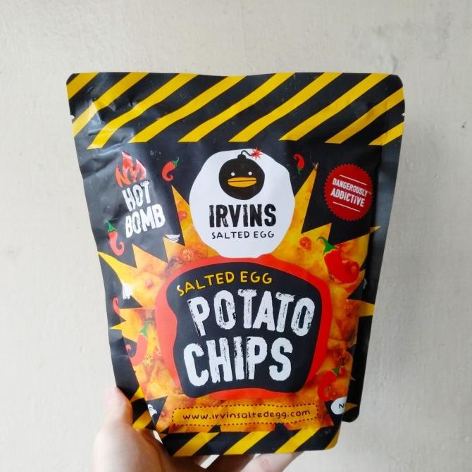 

BIG SALE IRVINS HOT BOMB SALTED EGG POTATO CHIPS 105 GRAM (MADE IN SINGAPORE) !!!!!