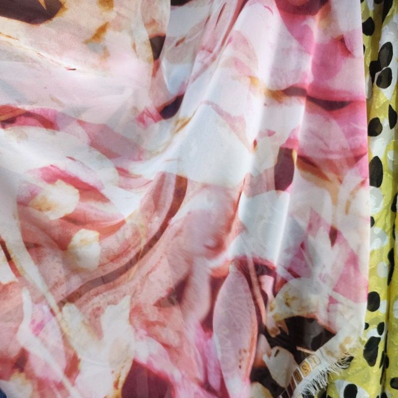 Kain Ceruty motif Salur abstrak | Bahan Ceruti dzc | Bahan Gamis  , outer  ,  blouse