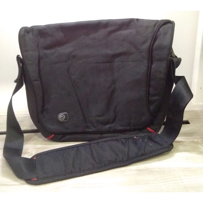 Booq Taipan Lift L 16" - Black