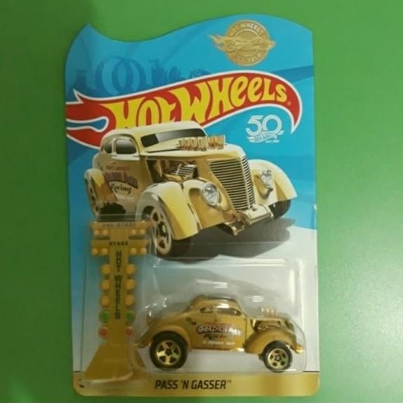 hotwheels pass n gasser gold