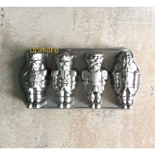 

[New Ori] Nordic Ware - Nutcracker Cakelet Pan Loyang Kue Limited