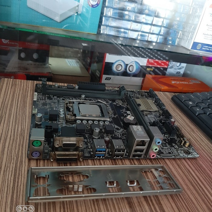 MOBO lga 1151 H110 paket processor i5Gen7 Like new